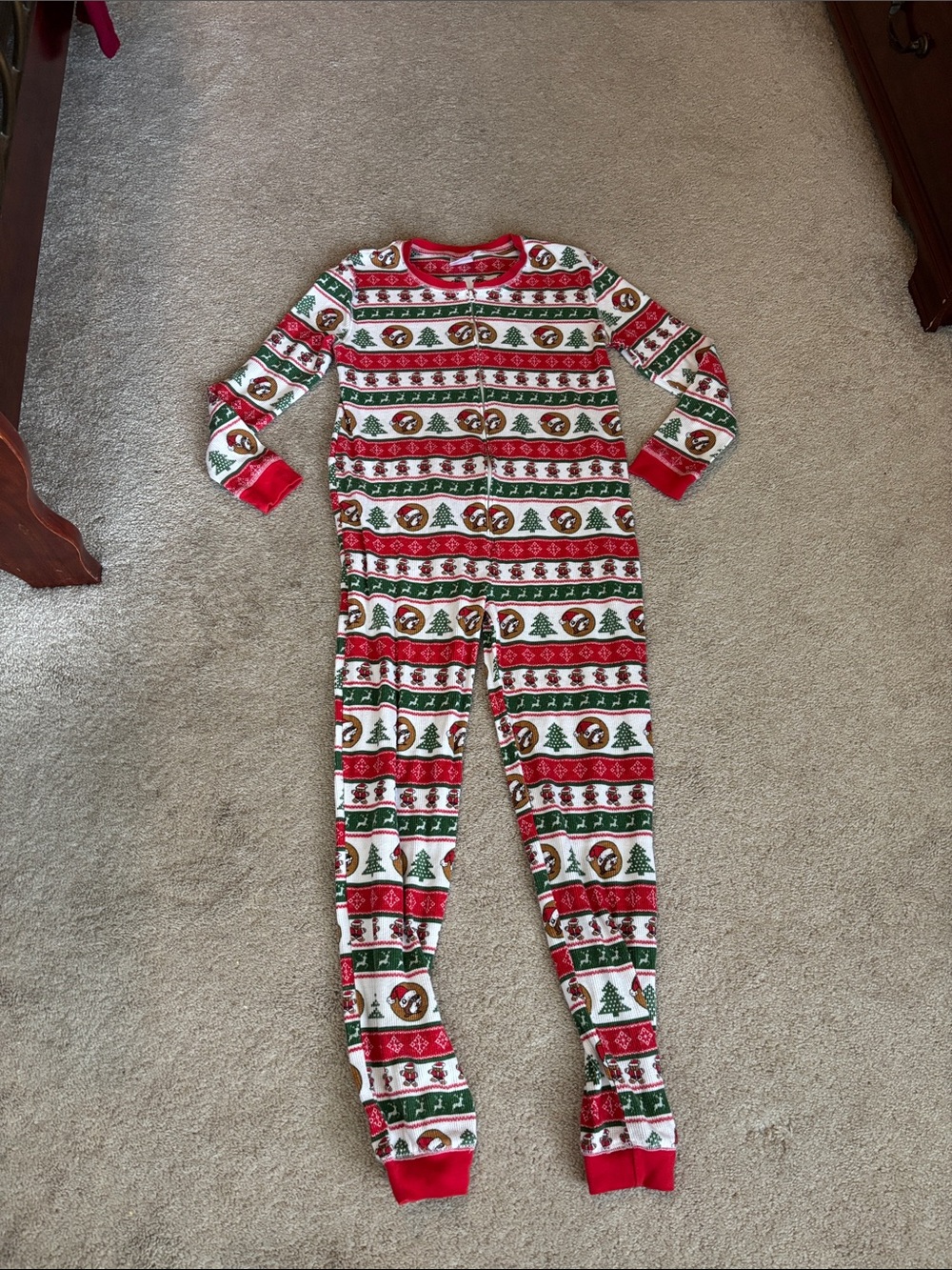 Buc-ee’s women’s  Holiday One-Piece Pajamas. Size Small. EUC